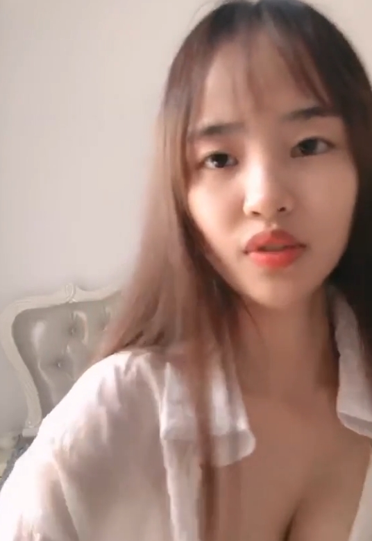 快手可爱学妹阿桃最新合集5V8.7G，按需下载无自玩环节