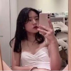 厌世自拍朱晏妮最新合集1V107M，小姐姐闷骚社保姬，21年经典