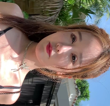 美女低车灯紧身牛仔裤长腿合集1V8.19G，百度下载解压