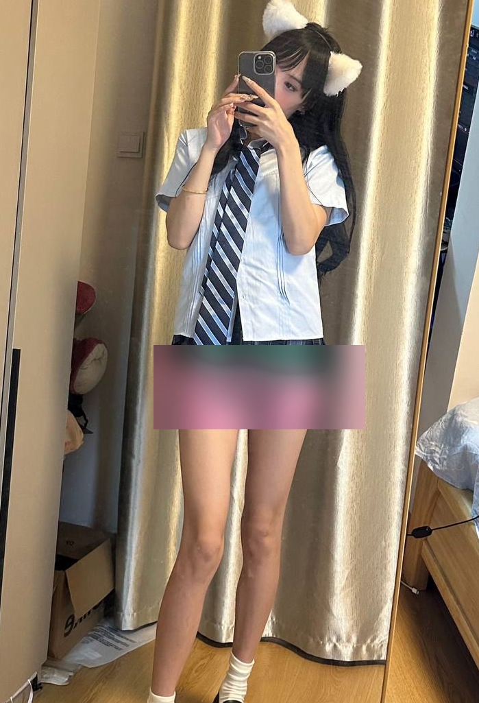 转载VIP群福利粉唇甜美反差御姐户外展示合集8V389M，资源下载解压注意事项