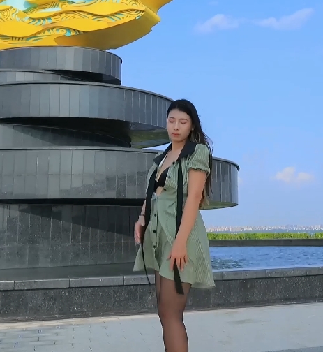 重磅转载百度盘户外女神静一最新合集1V2G，双层压缩链接永久有效