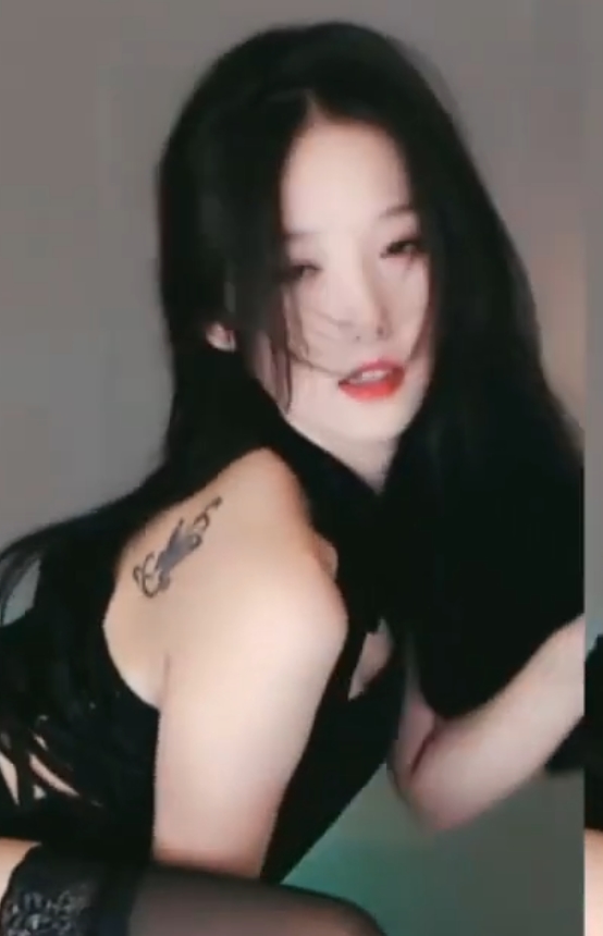 斗鱼影子舞主播朴雨彬热舞合集52V2.34G，精彩舞蹈尽在其中