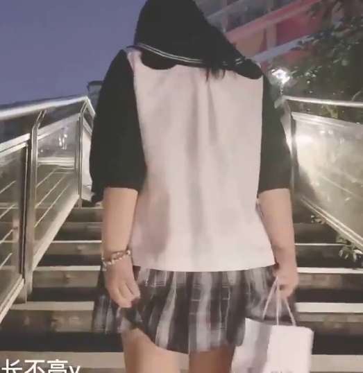 网红推特沙耶妹妹作品合集88V45G，走自己的路，黑暗约会