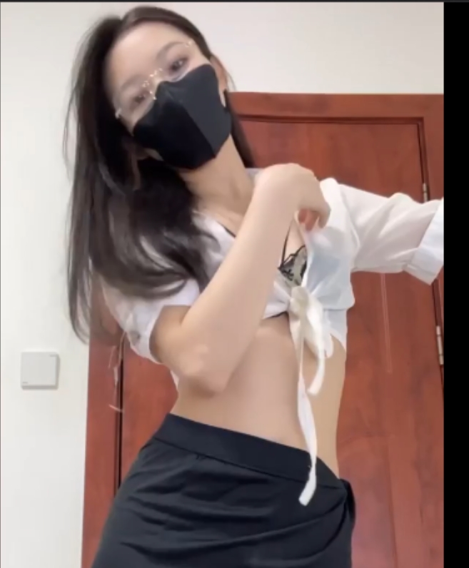 福利姬桃子taotao7481视频合集43部6.2G，收藏883