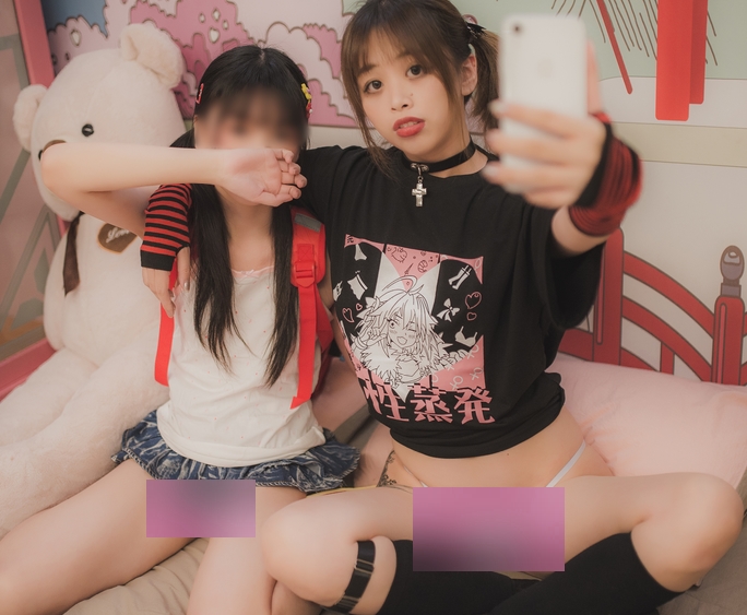 微博杪夏15.8G性感合集18部粉嫩多汁