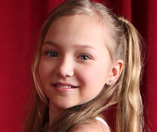 推特AbroraH超诱人妹子合集9部20G太可爱了