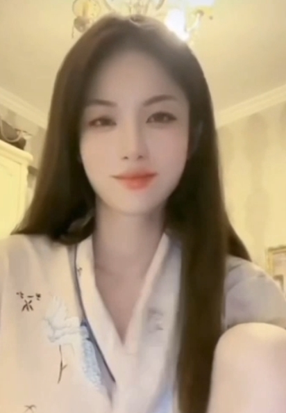 抖音频台史迪西太嫩了8v772m土豪定制