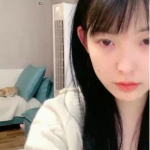 推友明月自拍合集23部10.9G诱惑