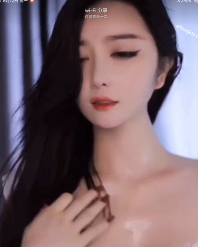 抖音周晚儿超火辣私拍合集8V2G蜂腰晃动