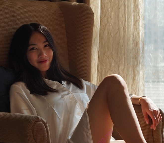 绝美韩珊校园内拍私拍作品1V5.22G