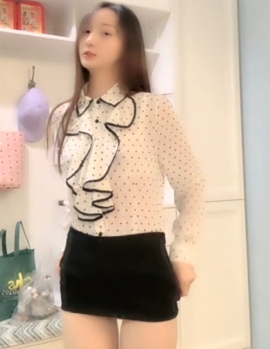 快手是你的小可爱哎舞蹈唱歌29部合集15.6g长相幼态身材有料