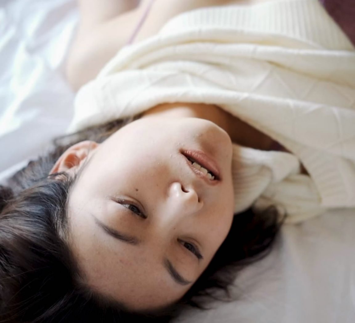 死体俱乐部定制视频合集9部45G，爱脚癖吃瓜题材