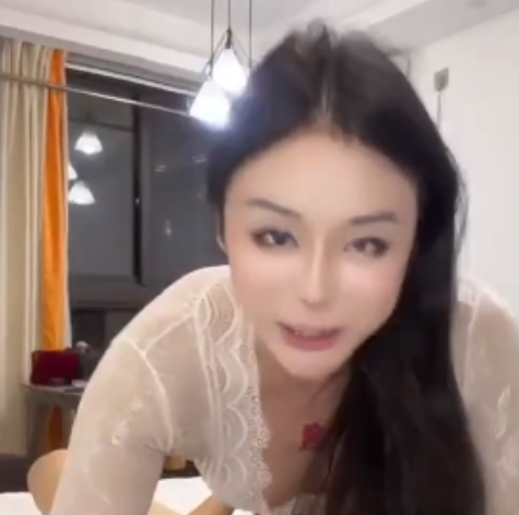 西柚子伪娘TS白丝诱惑1V1.79G薄纱太顶了