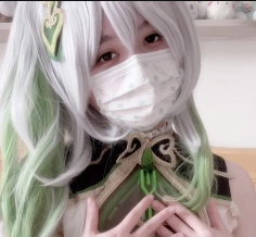 小草神软萌兔兔酱优质身材1V7四人游合集856M全网首发