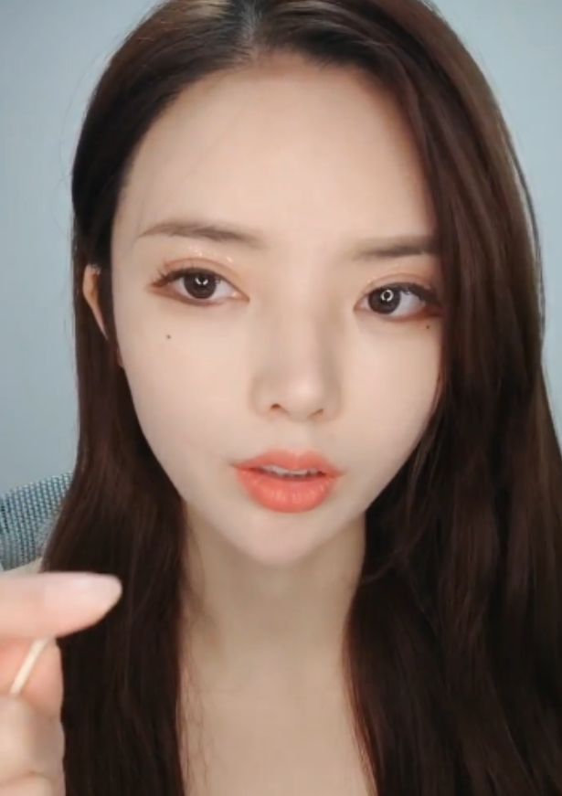 快手无虞绿播舞蹈合集视频1部4.38G火辣身材