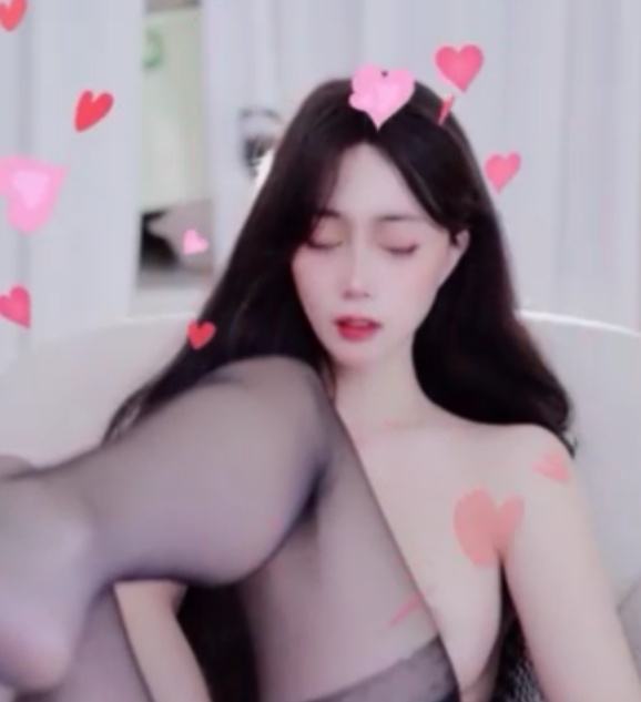 推特李露经典辣舞视频16部8.84G保养得宜