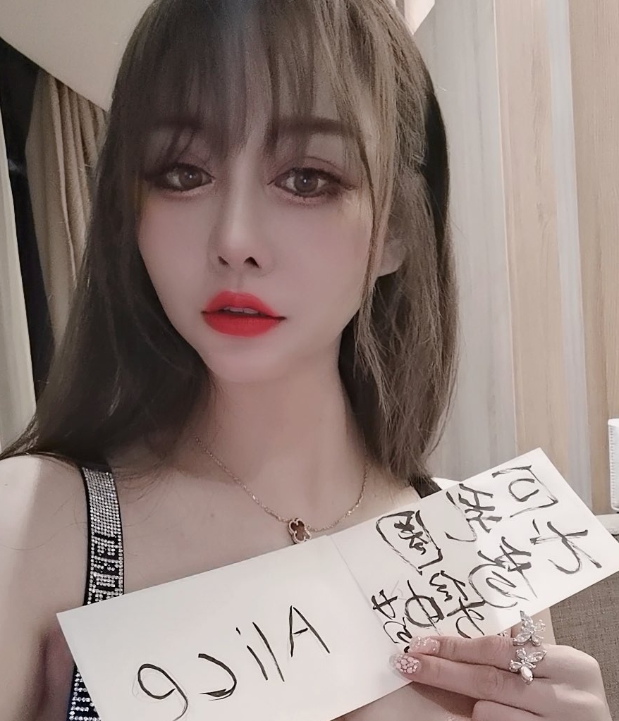 推特点击榜陈陈蜜桃臀自拍合集61V500MB绝顶诱惑