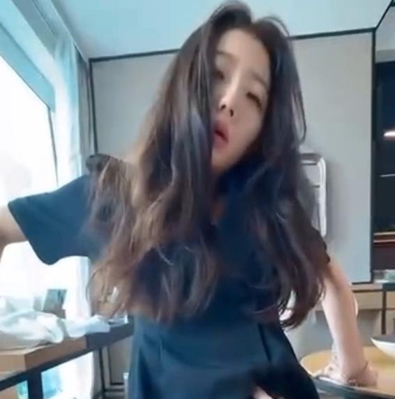 吃瓜张津瑜劲爆视频8V450M太润了