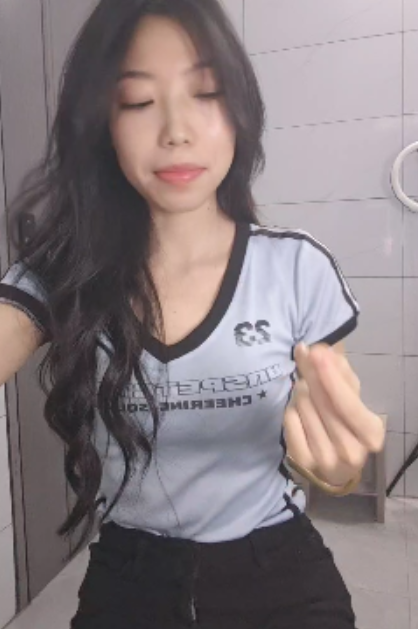 火辣小狗湿身视频推特合集135部136G