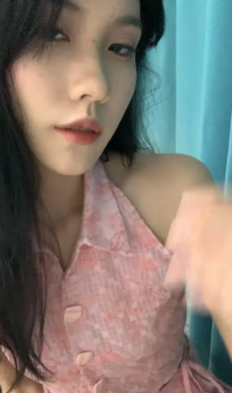 易直播胆胆足系列福利5V精品550MB精心收藏