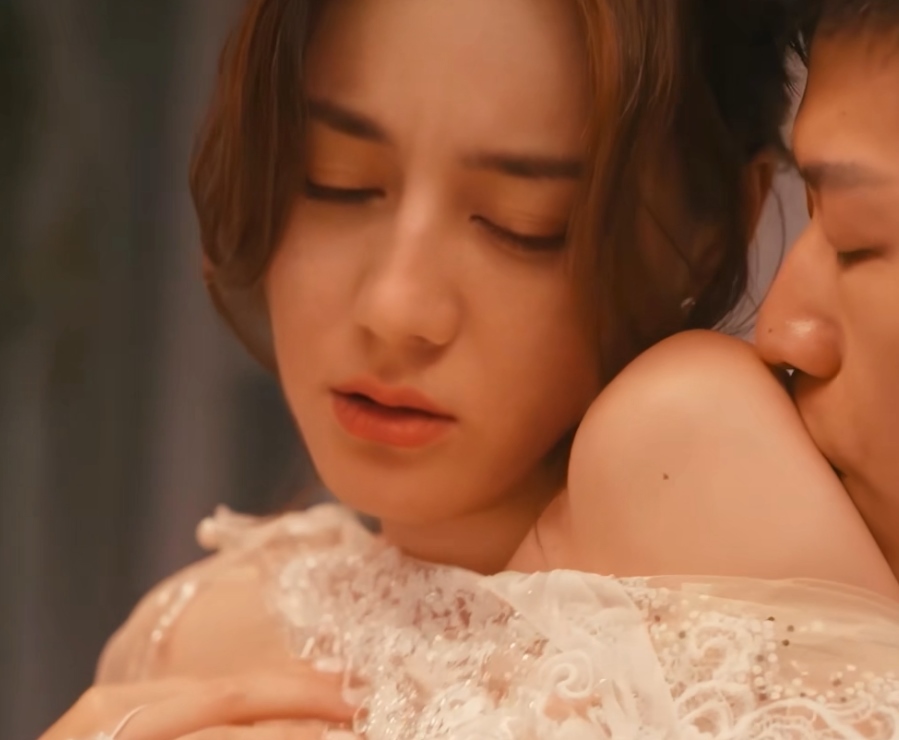 滴滴迪丽热巴换脸洞房夜合集88部50G火辣辣