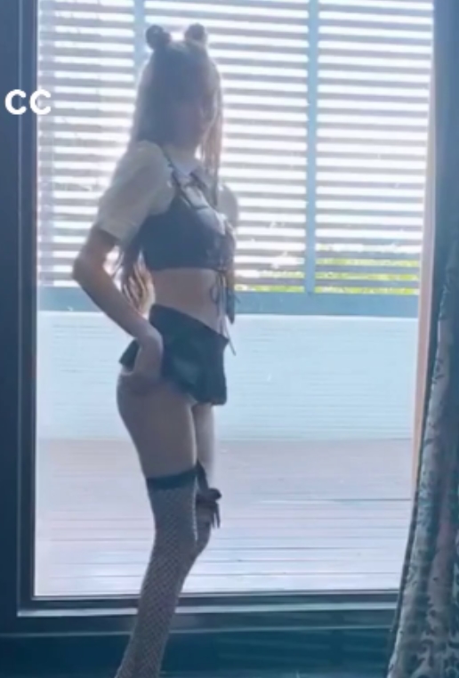 cartiernn长腿美女视频115网盘16v4.33G太诱人了