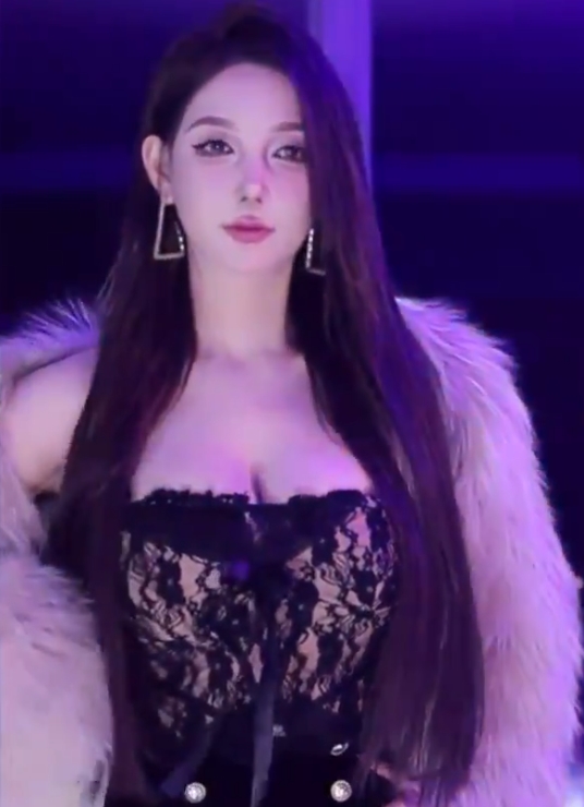 米娜Minana斗鱼热舞45V合集10.66G太顶了