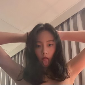 小网红定制福利4部1.5G抖音妖娆热舞