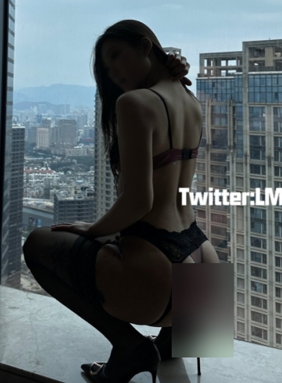 推特LMCEO尤物艳压合集116部1.92G桌边震撼