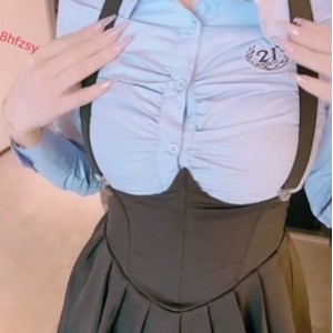 糖糖秀人网内购珍藏15套37.4G