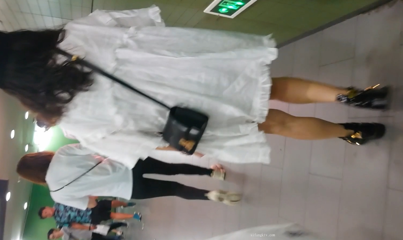 CD魔手厕所实拍11.8G合集59部新作