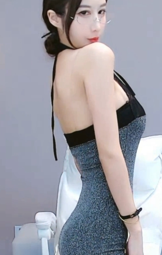 斗鱼小南南热舞视频合集88部11.11G太顶了