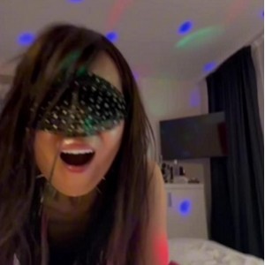 推特michellewiwi三人游3部1.43GB劲爆