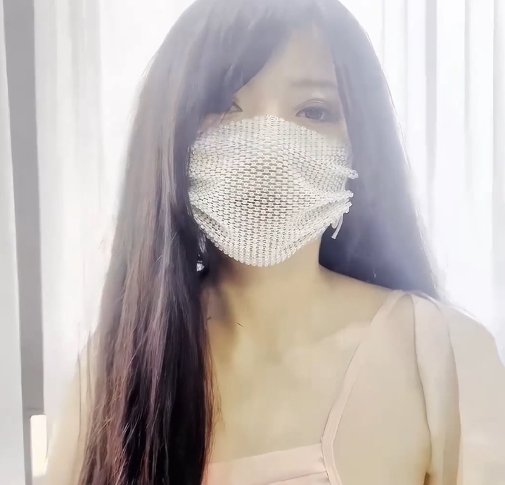 神秘荔枝奶盖味女友情侣实录1部1.6GB超解渴