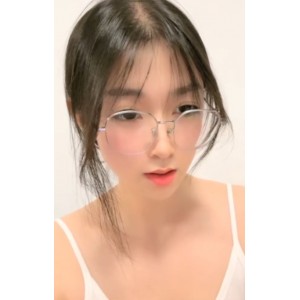 乐园00后清纯眼镜妹1V1090M太顶了