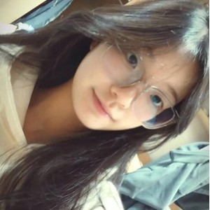 莹莹狂野云盘泄密视频11部235MB太反差