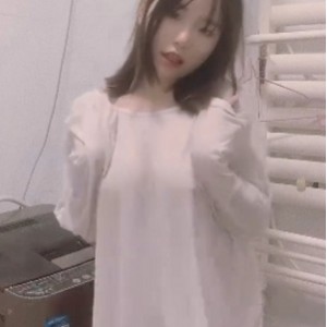 快手周周乖崽私密珍藏22V125MB青涩诱人