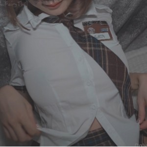 77.5G外网反差女神DemiFairyTW合集69部好会摇