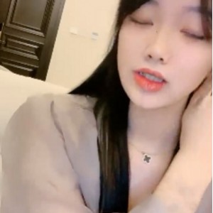 主播诺宝一字马热舞合集542G柔韧度惊人