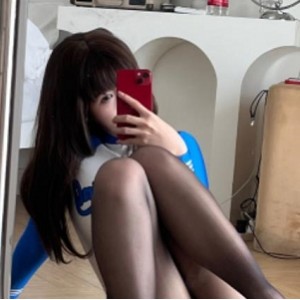 OnlyFans阿薰kaOri35套私拍视频32.8G嫩得