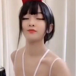百度云舔舔酱足系列福利10V8.8G某处特写合集