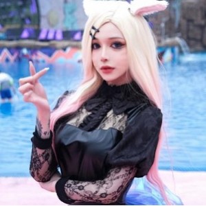 某推蓓蓓酱自拍合集14V557M热辣