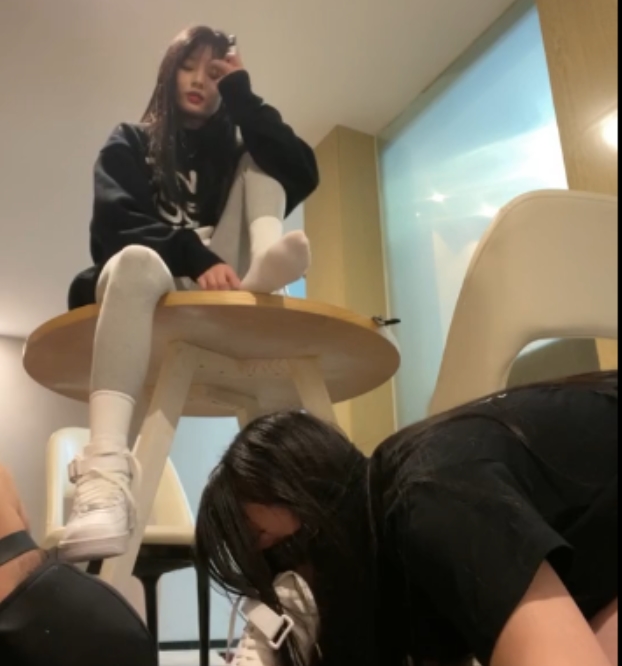 套路阿月反差红绿灯40V大合集9.5G浪妹子下奴太会玩