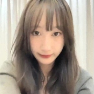 骚气校花黑丝JK无遮挡私拍1V687MB云盘展示